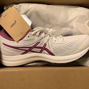 NWT Women’s ASICS gel-contend 7 sneakers